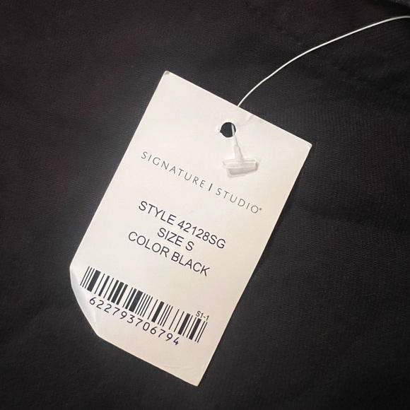 Signature Studio Women’s Black Dress with Zipper Detail Size Small - Picture 2 of 5